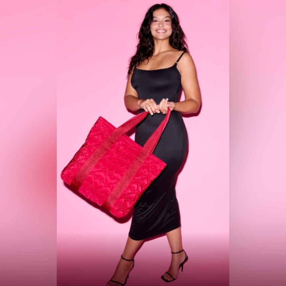 Absolutely stunning brand new large VS Quilted puffer tote.Brand new/ limited.
